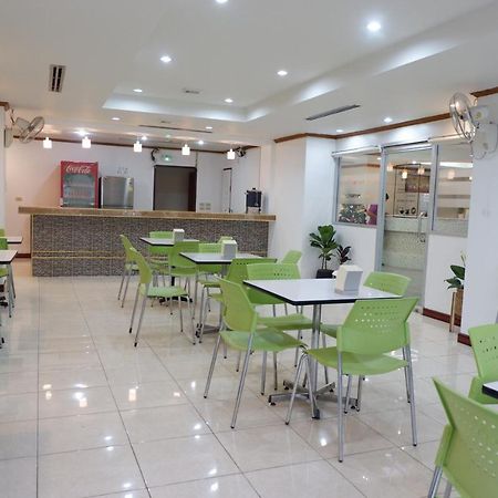 Auychai Grand Hotel Lang Suan Luaran gambar