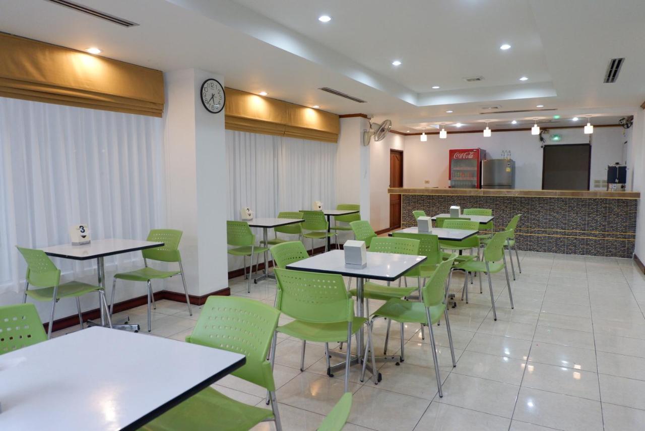 Auychai Grand Hotel Lang Suan Luaran gambar