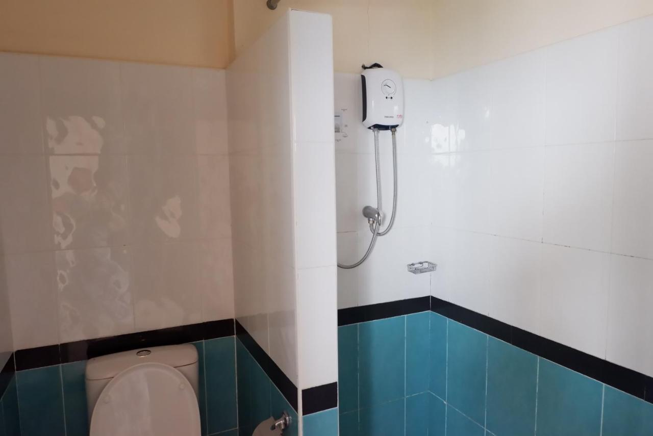 Auychai Grand Hotel Lang Suan Luaran gambar