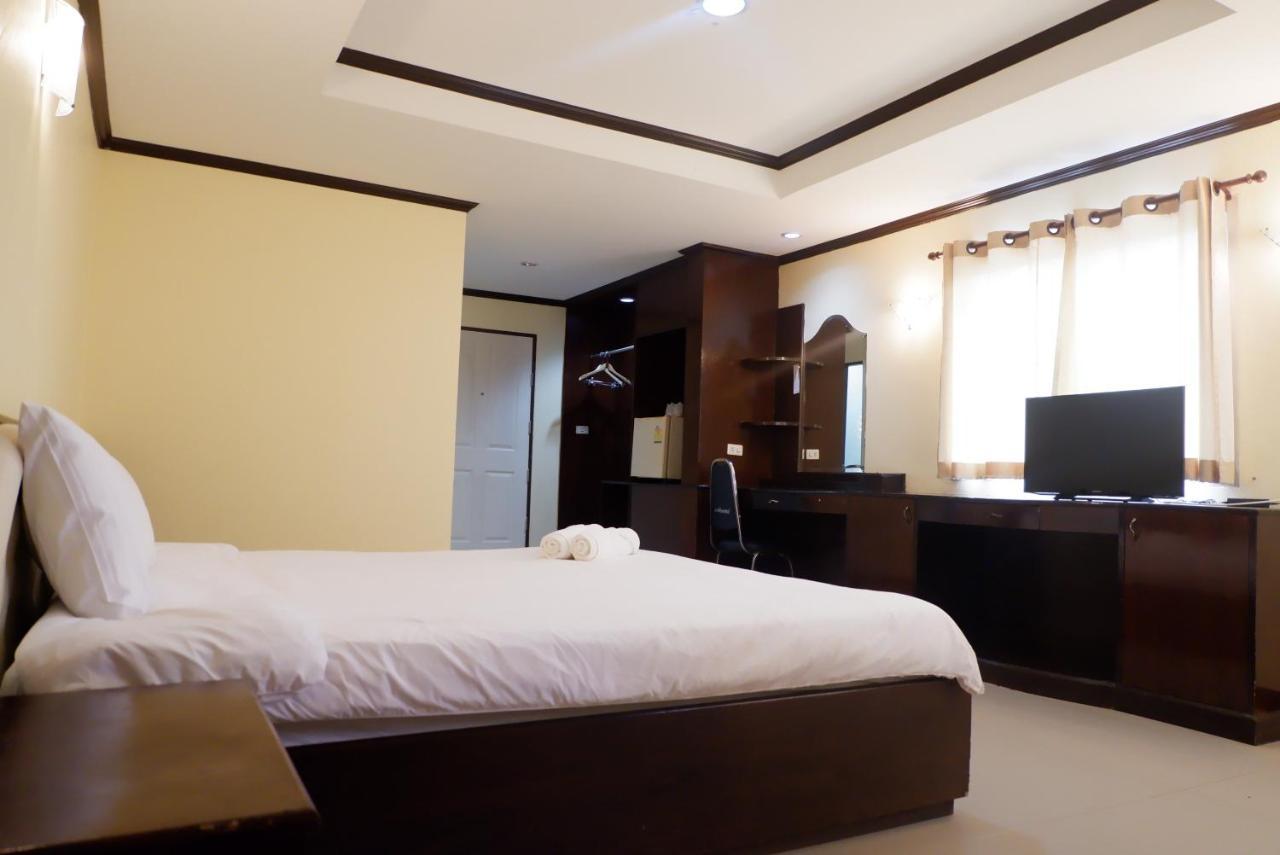 Auychai Grand Hotel Lang Suan Luaran gambar