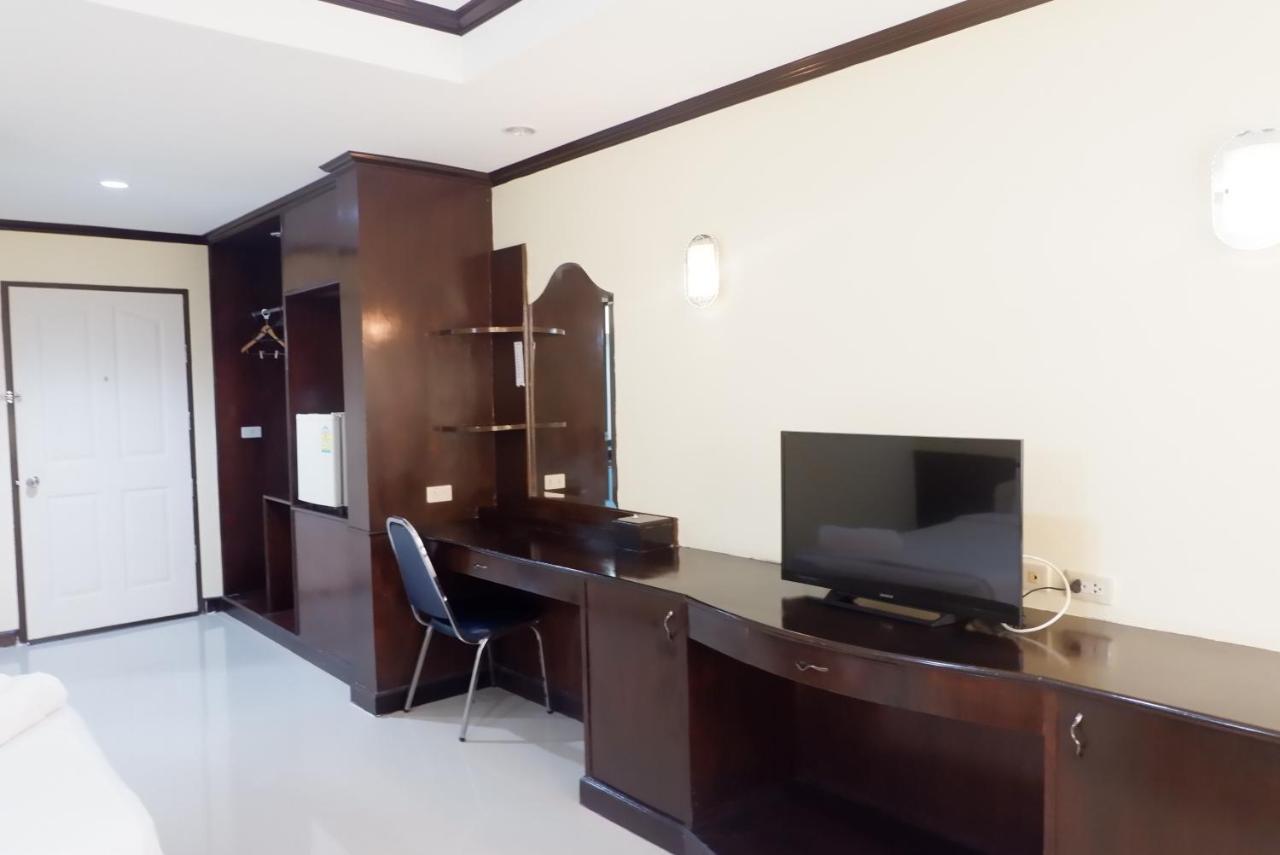 Auychai Grand Hotel Lang Suan Luaran gambar